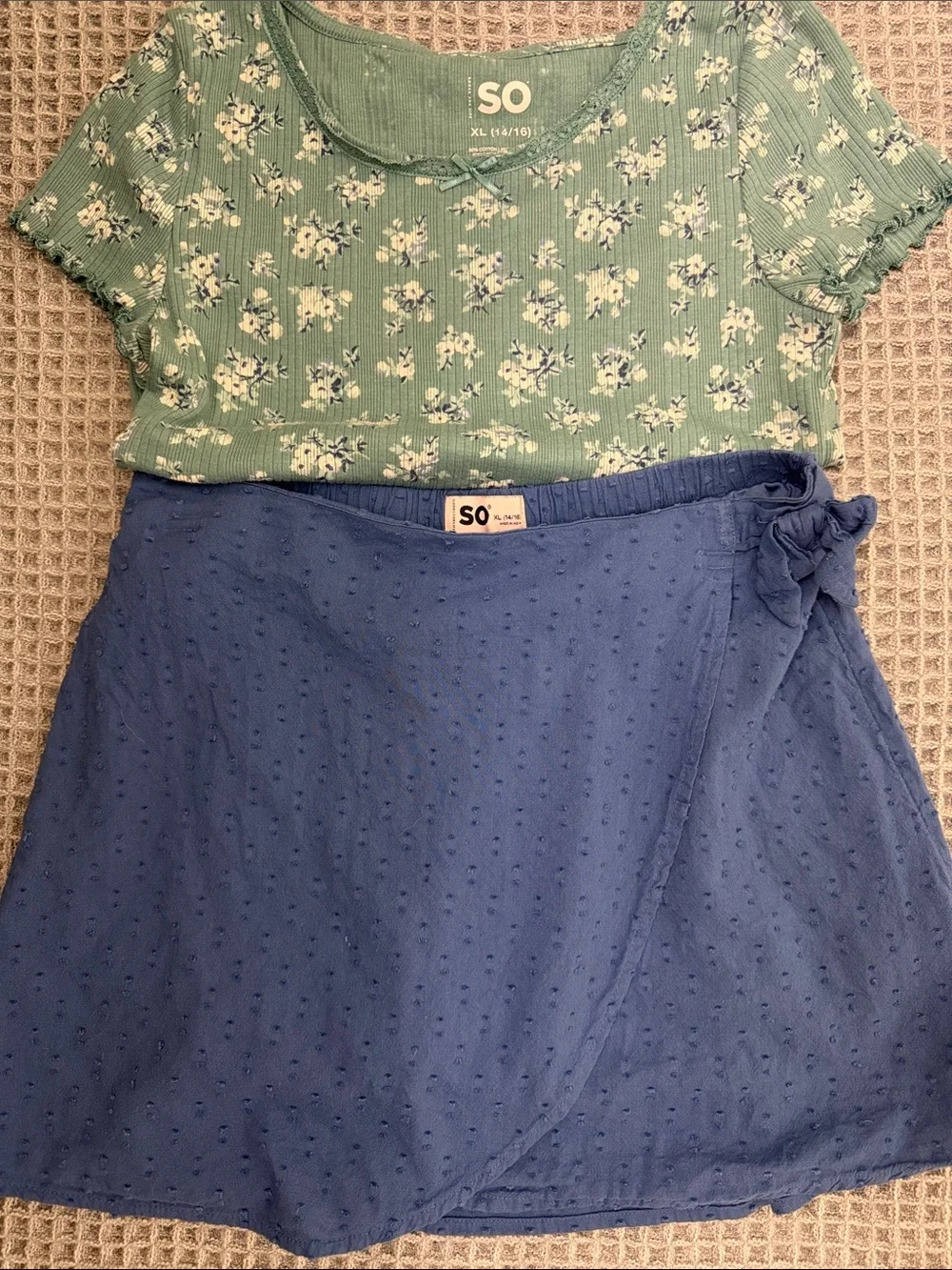 Girl’s SO Green Floral Scoop Neck Top with Blue Wrap Skort XL